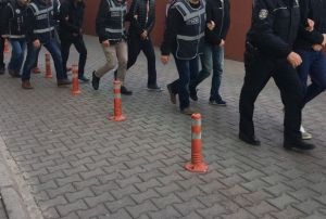 FET'den gzaltna alnan 7 askeri personel hakim karsnda