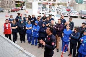  Dnyam Hastanesi alanlarna 'yangn' eitimi