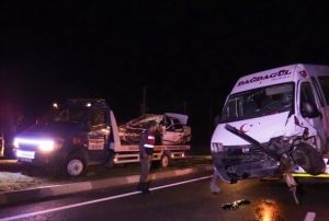 Otomobil ile ii servisi arpt: 3 ar 17 yaral