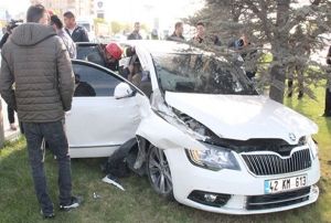 Krmz kta szan src kendisini uyandran polisi grnce...