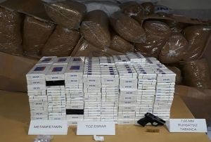 Jandarma'dan kaaklk ve uyuturucu operasyonu