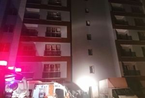 Asansr boluuna den usta hayatn kaybetti