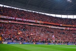 Derbide sezonun seyirci rekoru krld