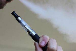 'Elektronik sigarann zarar yllar sonra grlecek'