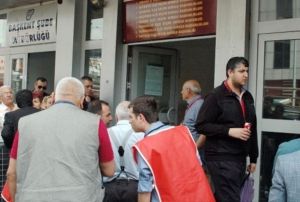 Semenler '100 bin imza' iin seim kurullarnda