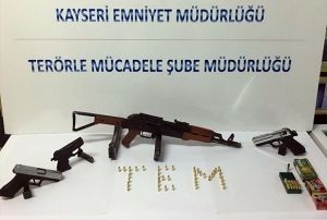 Ba evinden gelen silah sesi zerine polis operasyon dzenledi!