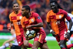 Galatasarayl yldza rekor teklif! Sezon sonunda...