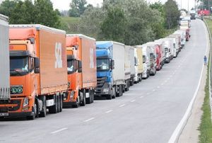  'ile' kuyruu! Tam 22 kilometre