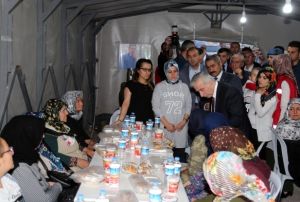 Vali Kam ehit Orhan zkann ailesini ziyaret etti