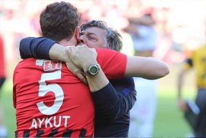 Eskiehirspor Ylmaz Vural ile anlaamad