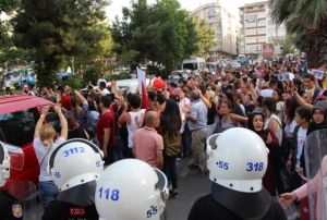 stismar ve cinayetlere kar yaplan eylemde gerginlik