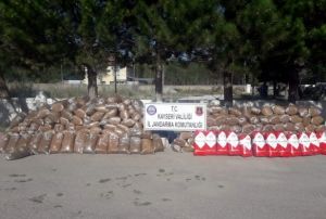  Kayseri'de 3 ton kaak ttn ele geirildi