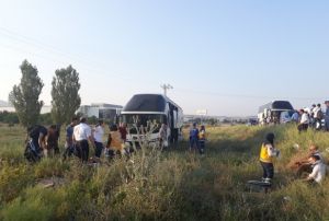 Bakentte otobs kazas: 15 yaral