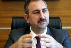 Bakan Gl, Adalet Komisyonunda konutu
