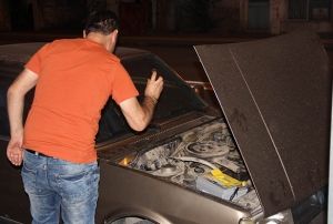 Otomobile giren ylana biber gazl mdahale