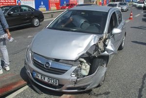 Zincirleme kazada trafik fel oldu