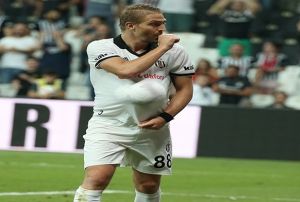 Caner Erkin gol eine hediye etti