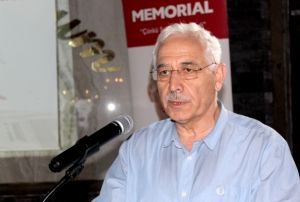 Fast food tipi beslenme ocuklarda erken ergenlii balatabiliyor