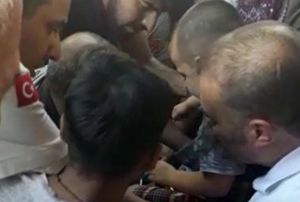 Vcuduna bisiklet demiri saplanan ocuk kurtarld