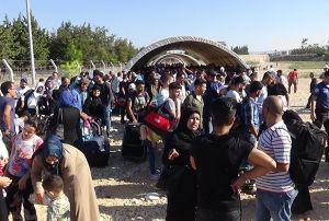 Kurban Bayram iin lkesine giden Suriyelilerin says 27 bini at