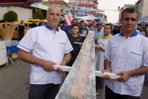 Rekorun ustalar 8,40 santimlik pide yapt