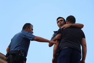 'Bana sarlacaksn' dedi, intihardan vazgeirdi