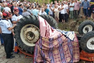 Traktrn altnda kalan srcnn yaknlarnn feryatlar yrekleri da