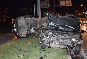 Krmz k ihlali kazaya neden oldu: 3 yaral