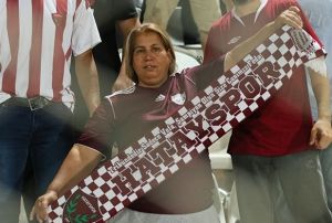 Kadn amigo Hatayspor iin einden boand
