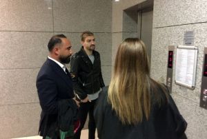 Caner Erkin hakeme kfr davasnda hakim karsna kt