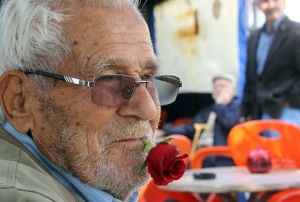 60 yldr aznda sigara yerine gl ile dolayor