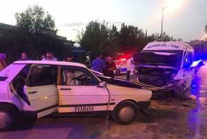 Otomobil dolmula kafa kafaya arpt: 7 yaral
