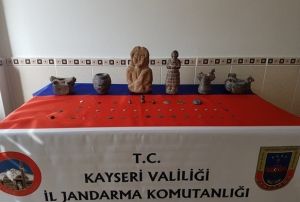 Jandarmadan tarihi eser ve dzensiz gmen operasyonu