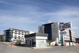 Gze saplanp beyne giren tuvalet fras 4 saatte karlabildi