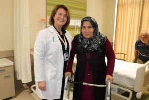 Bacaklarndaki kirelenmeden kk hcre tedavisi ile kurtuldu