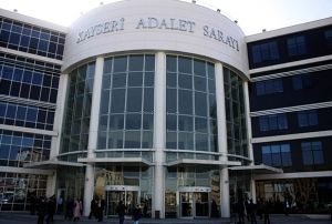 FET operasyonunda gzaltna alnan 8 kii adliyeye sevk edildi