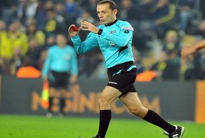 Cneyt akr'n 8. Beikta - Galatasaray derbisi