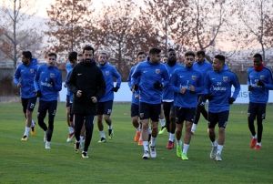 Kayserispor'da Kasmpaa mesaisi srdryor