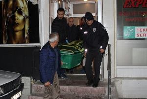 niversite rencisi evinde l bulundu