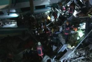 Yksek Hzl Tren st geide arpt: 2 vagonu devrildi