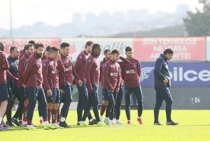 nal Karaman ve rencilerinin akl zirvede