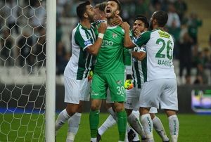 Bursaspor'un kalesini 3 isim korudu