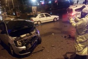 Otomobiller kafa kafaya arpt: 2 yaral