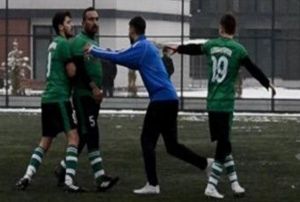 Hakeme tokat atan oyuncunun cezas belli oldu 