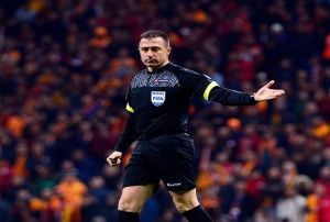 Bursaspor-Fenerbahe mann VAR' Hseyin Gek