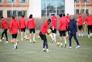 stikbal Mobilya Kayserisporun 23 ve 24 hafta ma program belli oldu