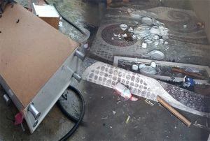 Cinnet getirdi, evi atee verdi