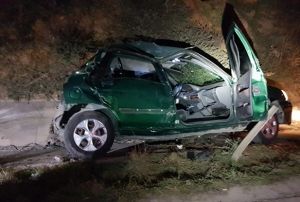 Hafriyat kamyonunun arpt otomobil takla att: 4 yaral
