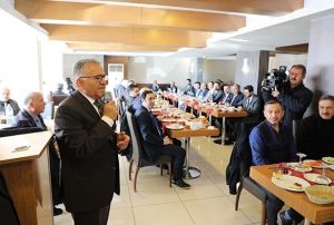  Bakan Bykkl:Baary esnaf ve sanatkarlar ile birlikte kazandk
