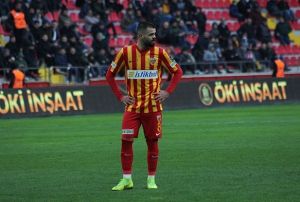 Bernard Mensahn yerine Hasan Hseyin Acar